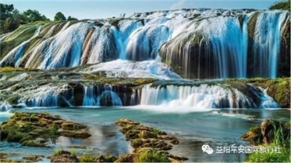 貴州黃果樹大瀑布、梵凈山、西江千戶苗寨、荔波大小七孔、鎮遠古城遵義會議會址、息烽集中營汽車七日游