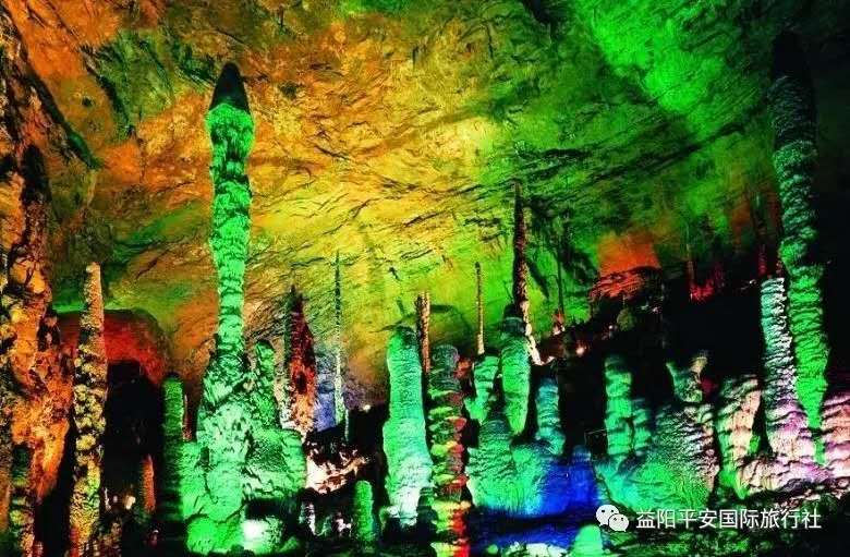 張家界大峽谷、玻璃橋、黃龍洞品質純玩兩日游c2 張家界大峽谷、玻璃橋、黃龍洞品質純玩兩日游c2