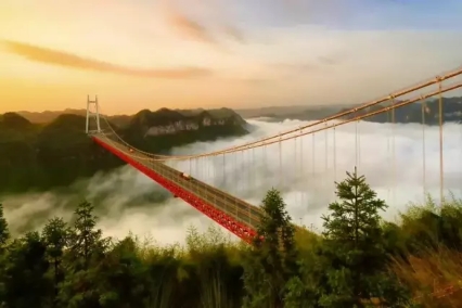 鳳凰古城、晚會、矮寨大橋、魔鬼玻璃棧道、墨戎苗寨汽車兩日游 鳳凰古城、晚會、矮寨大橋、魔鬼玻璃棧道、墨戎苗寨汽車兩日游