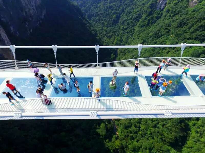 C玻璃橋、天門仙山、夯吾苗寨、鳳凰古城“神秘湘西之旅” 品質純玩2晚3日游
